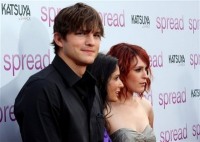 Ashton Kutcher, Demi Moore y Rumer Willis (hija de Demi y Bruce Willis) asistieron a la premier de "Spread" la última cinta de Ashton Kutcher